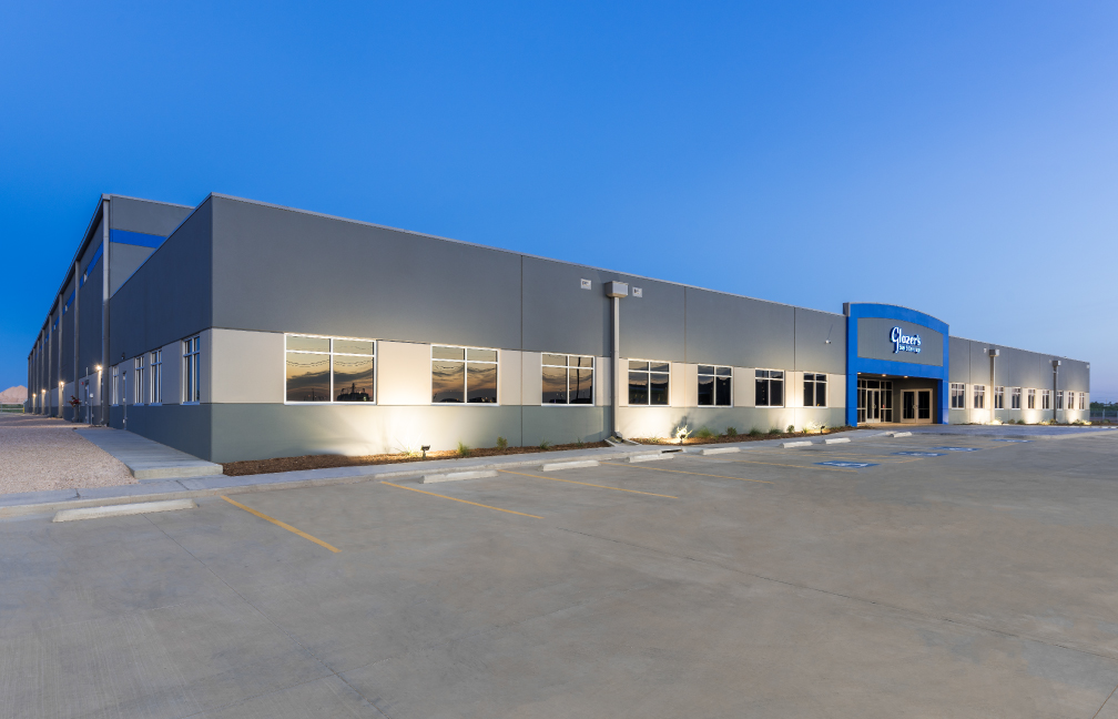 exterior image of the glazers beer and beverage distribution center and office in odessa texas