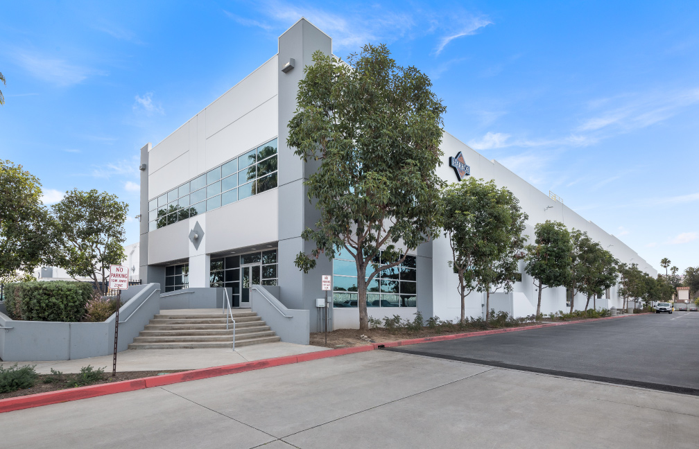 front entrance of the harbor distributing beverage distribution facility in santa fe springs california