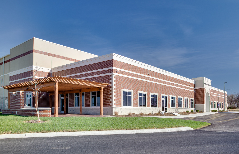 exterior view of the strathman sales topeka kansas distribution center