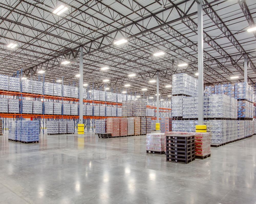 arco-beverage-group-strathman-sales-topeka-kansas-gallery-5 inside the warehouse of the strathman sales topeka distribution center